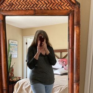 Sparkle and shine gray and charcoal Lane Bryant 14/16 button accents ribbing